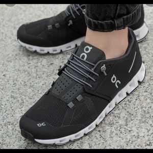 On Cloud Running Shoes NWOT
